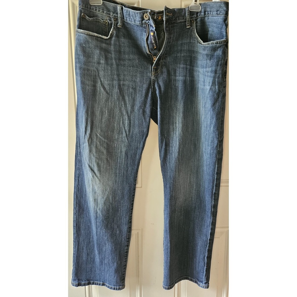 Lucky Brand Jeans Mens 38x30 Straight Fit Blue Denim‎ Distressed